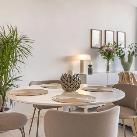 Panoramic La Concha Views, Stylish 3br, 5min To Banus * Marbella