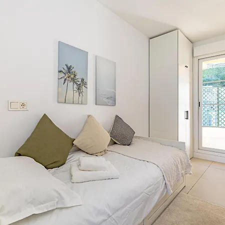 Panoramic La Concha Views, Stylish 3br, 5min To Banus * Marbella