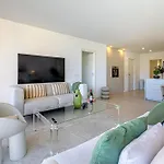 Panoramic La Concha Views, Stylish 3br, 5 Min To Banus דירה מארבלה