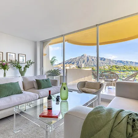 Daire Panoramic La Concha Views, Stylish 3br, 5min To Banus *