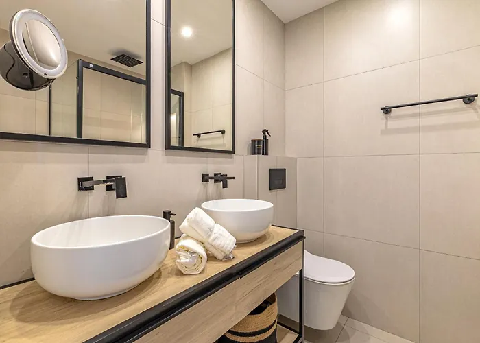 Panoramic La Concha Views, Stylish 3br, 5min To Banus ماربيا
