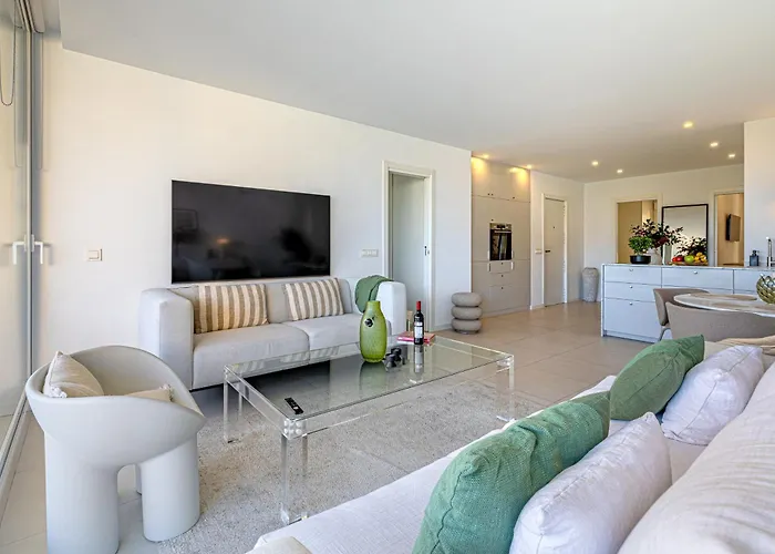 Panoramic La Concha Views, Stylish 3br, 5min To Banus شقة ماربيا